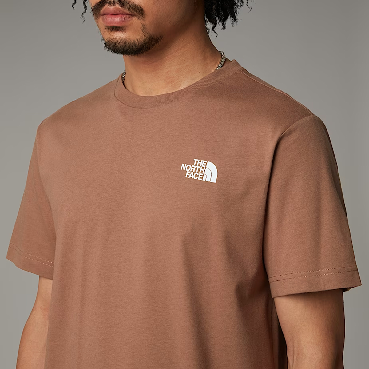 The North Face T-Shirt Redbox Latte Gravel - 3 The North Face T-Shirt Redbox Latte Gravel - 3