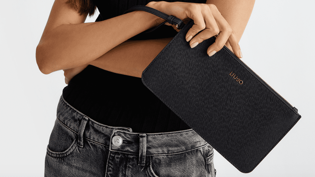 ​Come scegliere una pochette: consigli per trovare il dettaglio perfetto per le tue serate estive